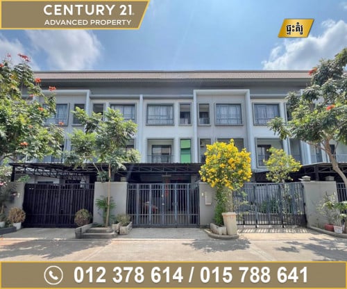 🏘 វីឡាកូនកាត់ (LA) លើផ្លូវភ្លោះ ក្នុងបុរី ជីបម៉ុង598 ត្រូវការលក់បន្ទាន់ខ្លាំង