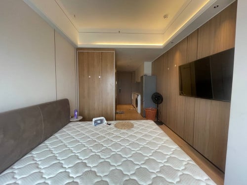 🏢 VueAston – Studio for Rent