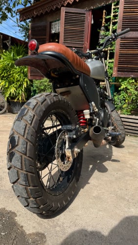 Honda NX-650 Dominator Scrambler