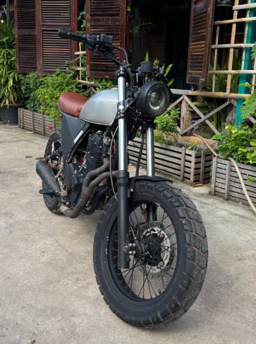 Honda NX-650 Dominator Scrambler