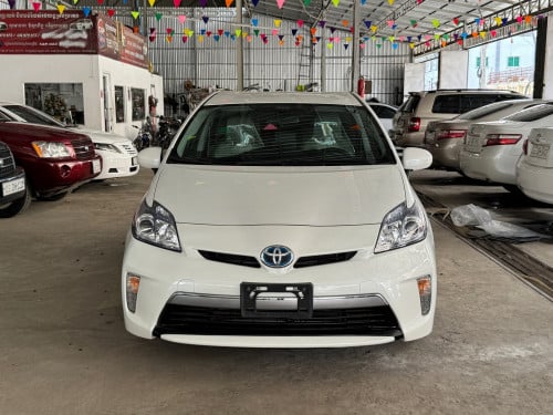 Prius 2014 White ថ្នាំហ្សុីន ១ជុំ Plug-In Option3