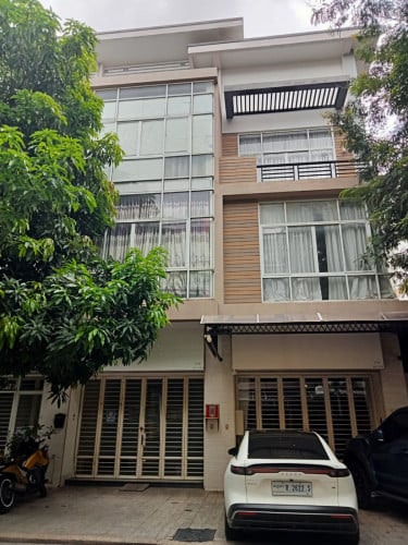 ផ្ទះអាជីវកម្មសំរាប់ជួល