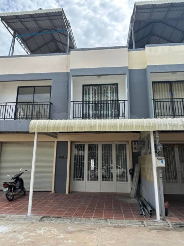 ផ្ទះ​លក់ 95000 ចរចារ​