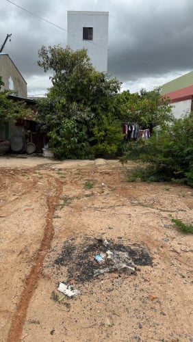 ដីលក់បន្ទាន់​