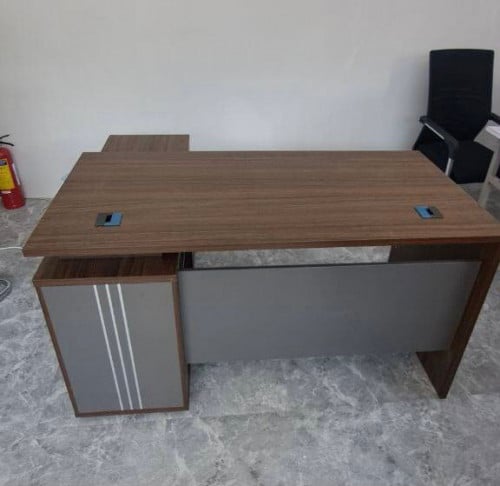 តុប្រធាន