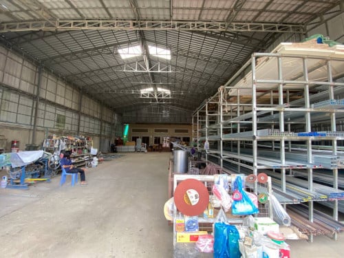 ឃ្លាំងអាជីវកម្មសម្រាប់ជួលនៅឃ្មួញ 2,500mពី AEONMALL សែនសុខ