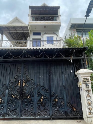 ផ្ទះល្វែង