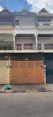 ផ្ទះអាជីវកម្មសម្រាប់ជួលទឹកល្អក់2 សន្ធមុខ | Shophouse for rent at Teoklaok 2