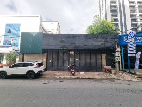 ផ្ទះអាជីវកម្មសម្រាប់ជួល | A Business House For Rent