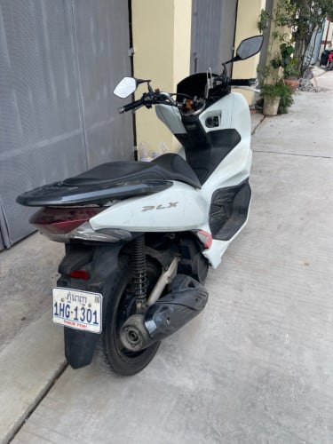 ម៉ូតូ PCX លក់