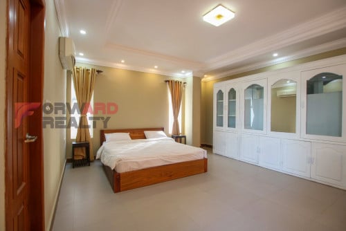 Penthouse 1 Bedroom apartment with swimming pool and gym available for rent in Russian Market Area