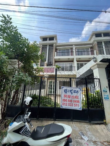 ផ្ទះជួលនៅក្រុងតាខ្មៅ