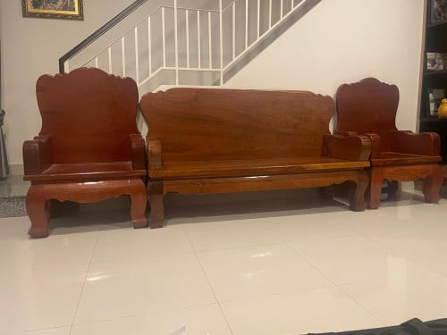 សាឡុង​ធ្នុង​ ត្រីនាគនាងនួន​ កៅអីមូលសុក្រំ