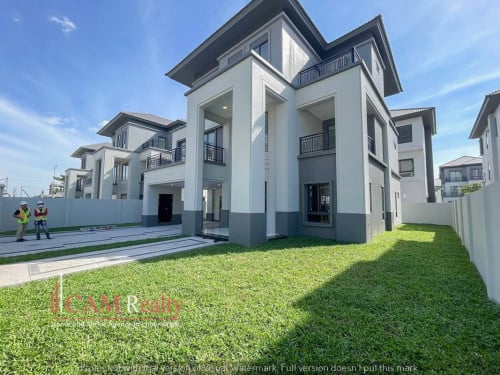 Queen​ វីឡាសម្រាប់លក់ | បុរី Chip Mong Park Land 598