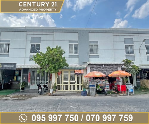 🏡 វីឡាកូនកាត់ (LC1) លើផ្លូវរថភ្លើង ក្នុងបុរី ពិភពថ្មីឈូកវ៉ា2 ត្រូវការលក់បន្ទាន់ខ្លាំង
