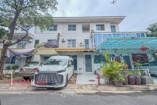 🏡4 Bedrooms Townhouse For Rent | Borey Camko City