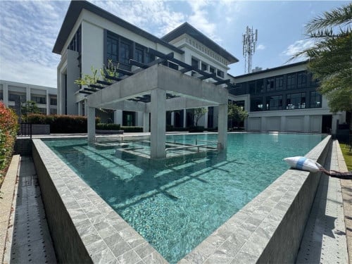 Luxury Villa for rent Chipmong 50m