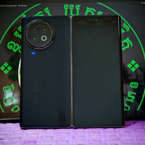 Vivo X Fold2 5G (វ៉ៃដូរបាន)មានធានាច្បាស់លាស់ត្រឹមត្រូវ