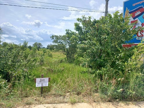 ដី2ឡូលក់បន្ទានជាប់ផ្លូវបេតុង រដ្ឋ 10×22 តម្លៃចរចារ