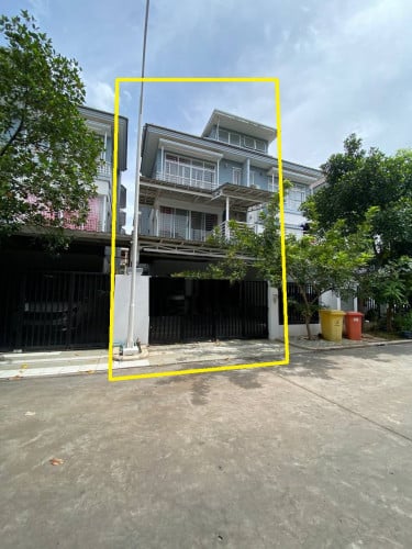 វីឡាភ្លោះសម្ភារៈពេញ សម្រាប់ជួលនៅបុរី ប៉េងហួតក្បែរអុីអន2