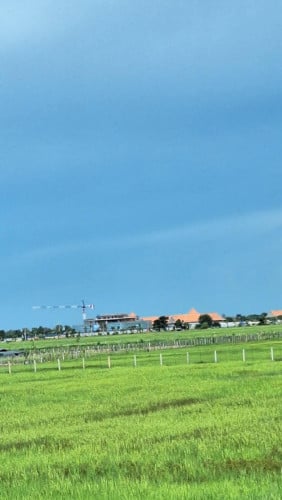 ដីលក់បញ្ចុះតម្លៃខ្លាំង ឋិតនៅមុខCMAC ជិតផ្លូវជាតិលេខ៦និងផ្លូវចូលព្រលានសៀមរាប