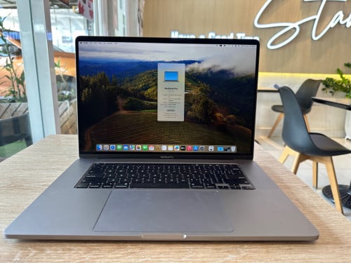 តម្លៃទាបជាងទីផ្សារ! MacBook Pro 16” i9 | RAM 32GB | GPU 4GB | SSD លឿនខ្លាំង – ត្រឹមតែ $720!