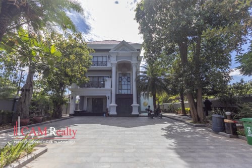 5 បន្ទប់គេង ផ្ទះវីឡាទោលសម្រាប់លក់ - មានអាងហែលទឹក| នៅតំបន់ព្រែកឯង