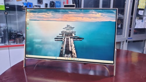 All in One fujitsu / CUP Celeron 3865U / Ram 8G / SSD 128G / Screen 24 inch FHD IPS