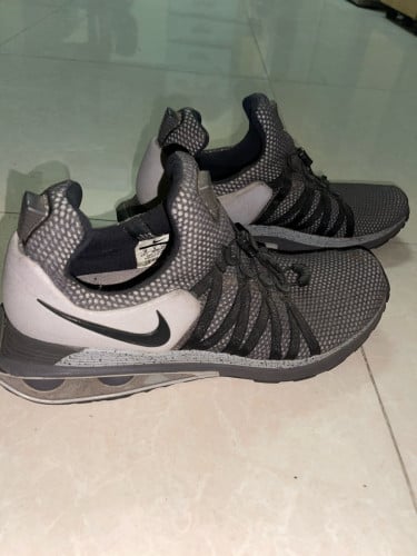 Nike Shox Gravity Grey (Size 10 or 44)