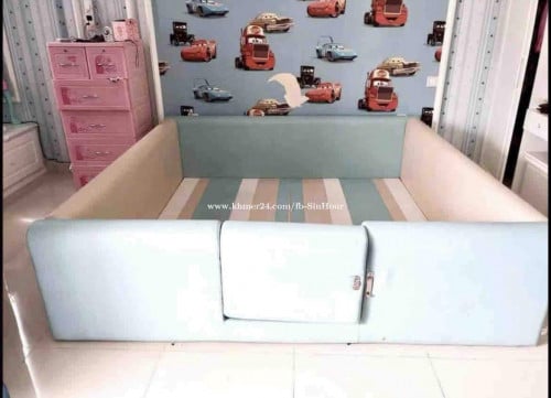 Playground មួយទឹក