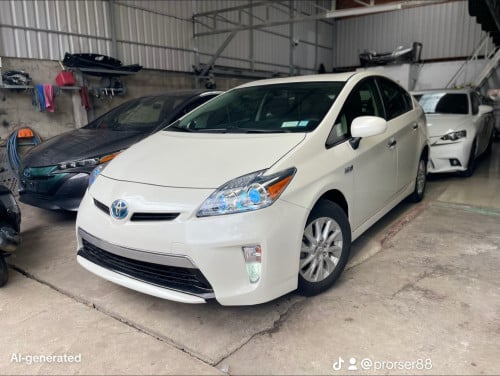TOYOTA  Pruis 2012 Plug-in ពណ៌សរកាំម៉ៃ​ សន្លឹក​ពន្ធថ្មី​  #Save និង​ សន្សំសំចៃបានច្រេីន​ បងប្អូន​