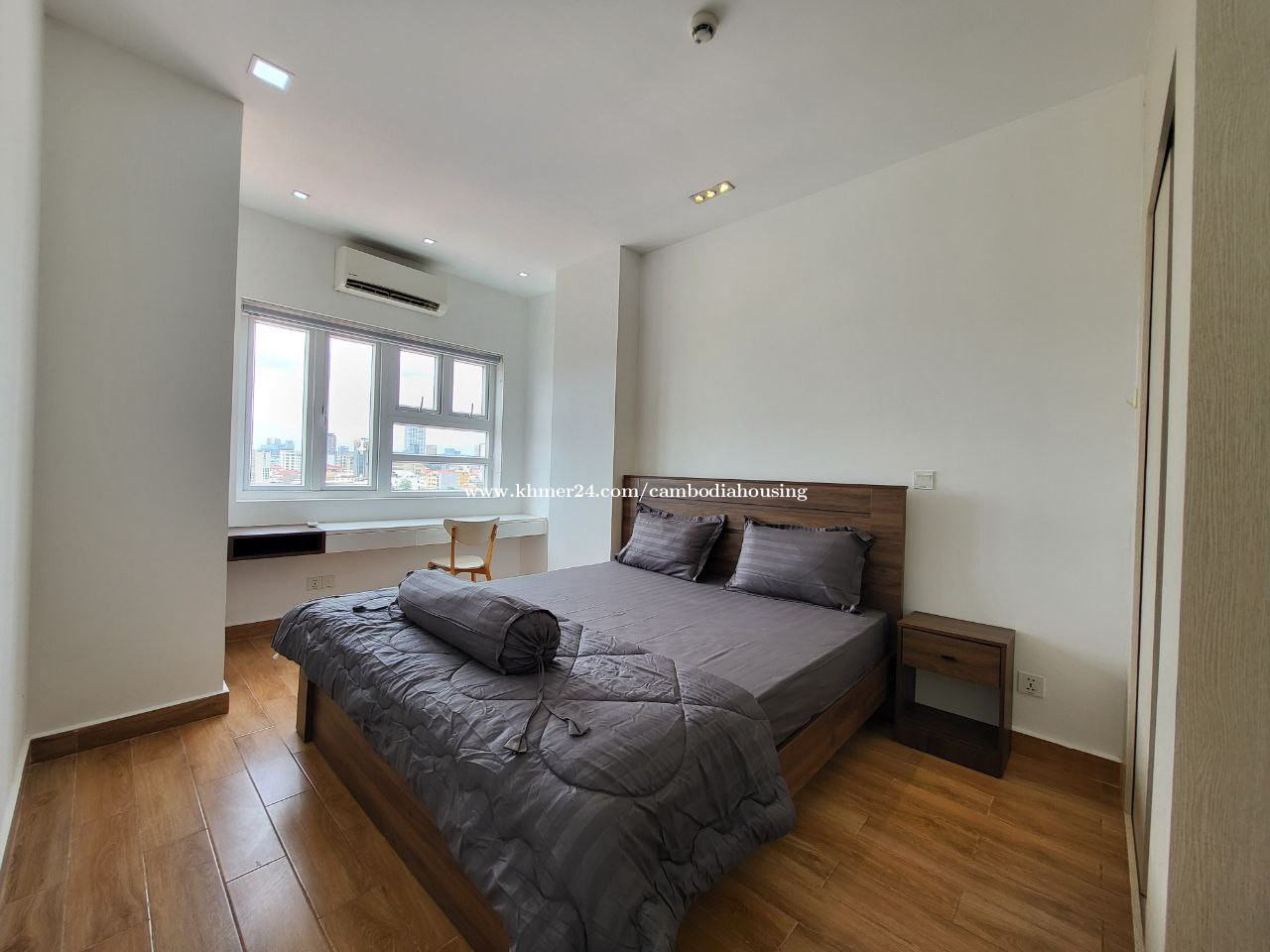 Luxury apartment bedroom for rent in BTP area R1480 price