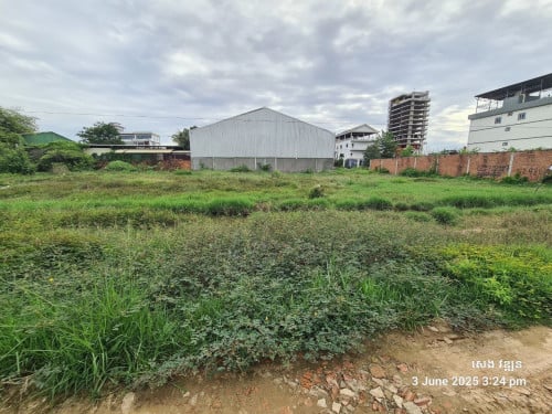 ដីលក់ សង្កាត់ក្រាំងធ្នង់ ខណ្ឌសែនសុខ ភ្នំពេញ​