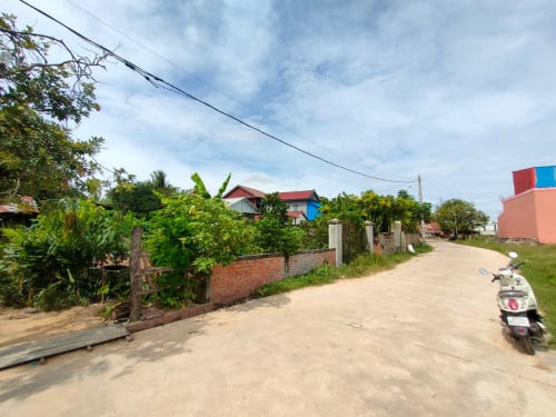 ដីសំរាប់រស់នៅនិងសង់ជាផ្ទះជួល