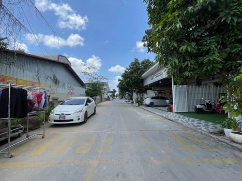 ផ្ទះអាជីវកម្មលក់បន្ទាន់ (ក្រោមទីផ្សារខ្លាំង)