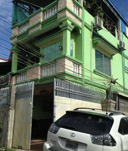 ផ្ទះល្វែងកែង2ជាន់ប្លង់រឹង នៅស្ទឹងមានជ័យ លក់បន្ទាន់តំលៃ:140000$ចរចារ