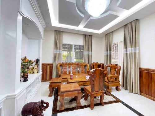 វីឡាកូនកាត់សម្រាប់ជួលនៅបុរីវិមានភ្នំពេញ ស្ថិតនៅគម្រោង8