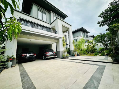 វីឡាឃ្វីន BII​ សម្រាប់ជួល | Queen Villa BII for RENT