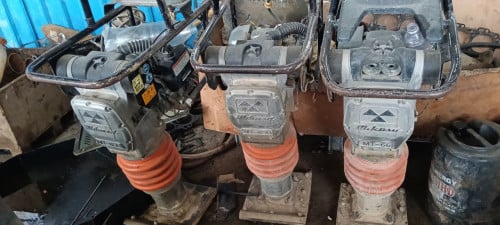 លក់ម៉ាស៊ីន បង្ហាប់ដី ផ្លូវថ្នល់ Mikasa នៅល្អ