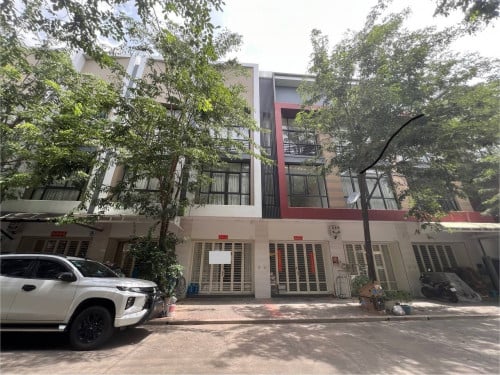 ផ្ទះអាជីវកម្មសម្រាប់ជួល | Shophouse for Rent