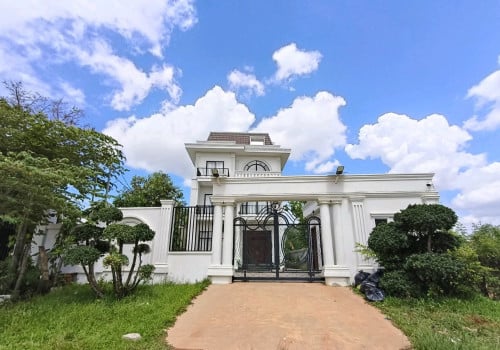 🔖 វីឡាថ្មី100% ទើបសាងសង់ហើយ មានអាងហែលទឹក លក់ និង ជួល ទីតាំងចំងាយ 500mពីរផ្លូវជាតិលេខ6