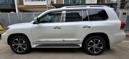 2014 land cruiser V6 full options