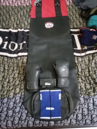 Kun Khmer/Muay Thai bag 1.8m  Venum 12oz gloves,fairtex wraps