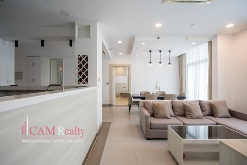 Luxurious 3 Bedroom Serviced Apartment For Rent in BKK1