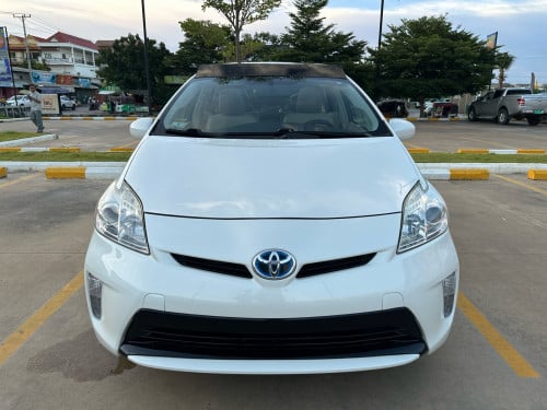 Prius 012 option 4 deluxe solar 8មុឺនម៉ាយហ្សុីន