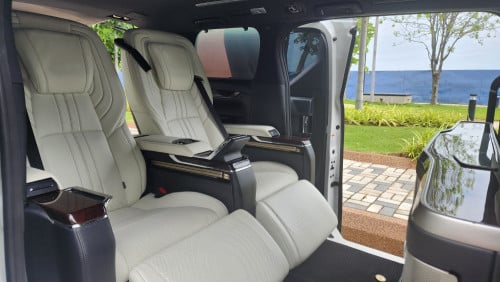Toyota Alphard V6 លំដាប់អភិជន ROYAL LOUNGE