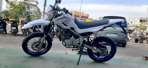 Yamaha XT 250cc 08y សន្នុំ ម៉ាស៊ីនមិនទាន់ដោះ
