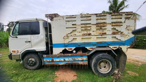 ឡានម្ចាស់ដើមផ្ទាល់