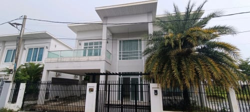 ផ្ទះវីឡាធំជួល តម្លៃក្រោមទីផ្សារ