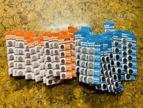 ថ្មតេឡេឡាន​ ម៉ូតូ​ កុំព្យូទ័រ​ នាឡិកាមួយបន្ទះ​ មាន5គ្រាប់​ តម្លៃ​ 2.5$